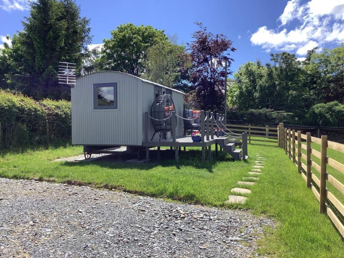 The Shepherd S Hut At Hafoty Boeth Corwen Exterior photo